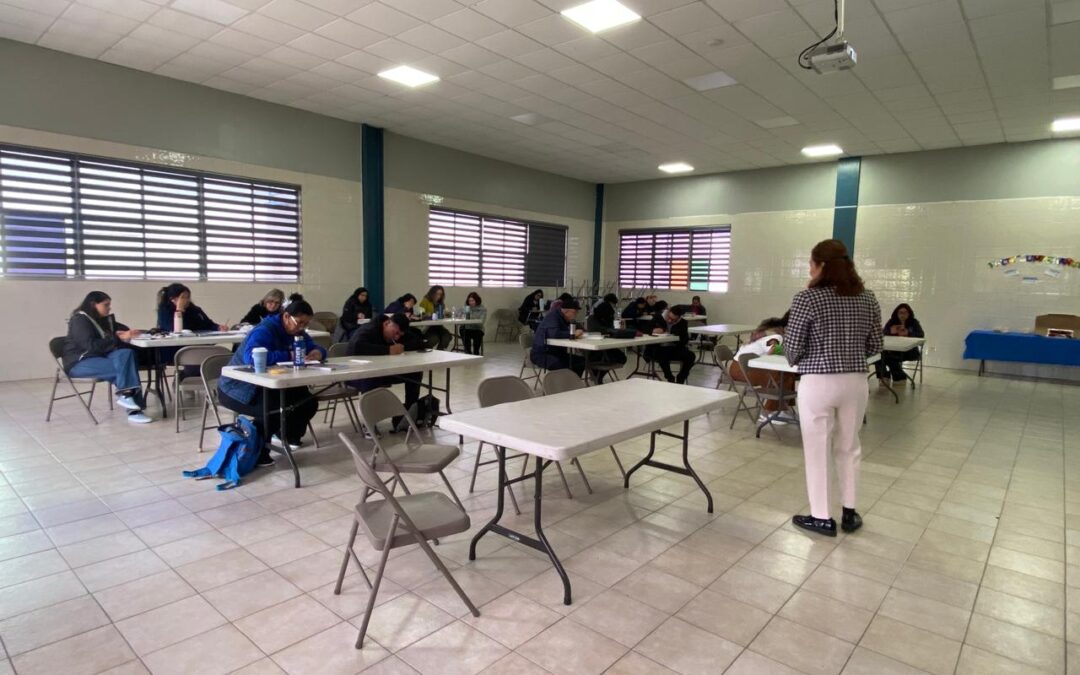 Conferencia a docentes de secundaria en el Instituto México